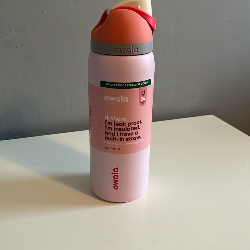 UNOPENED OWALA 32oz ‘Peachy Rose’ Bottle
